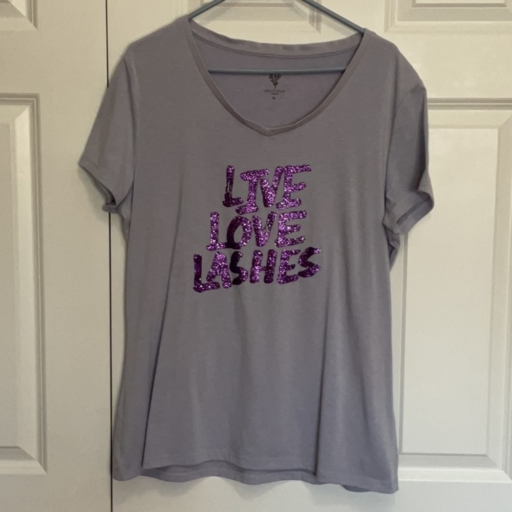 Younique Live Love Lashes Tee